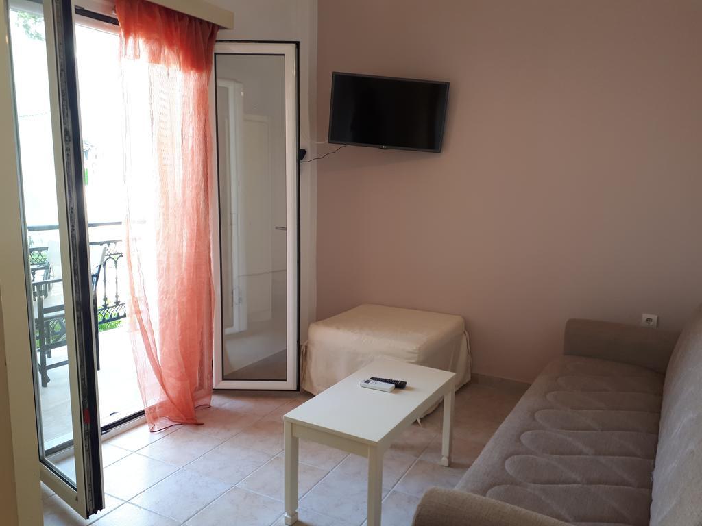 Filorian Hotel Apartments Acharavi  Ngoại thất bức ảnh