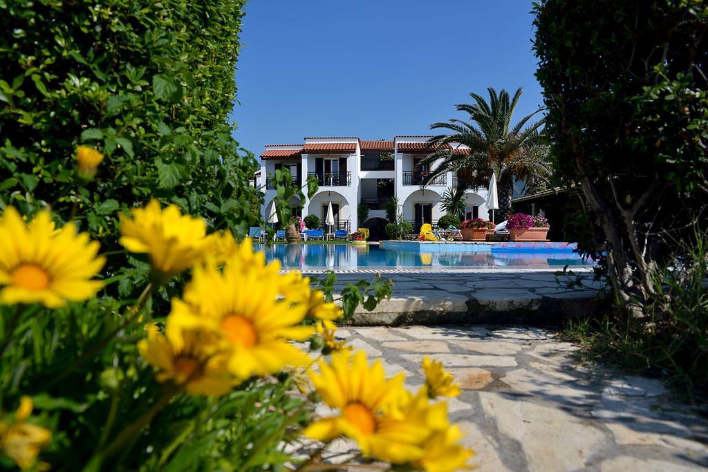 Filorian Hotel Apartments Acharavi  Ngoại thất bức ảnh