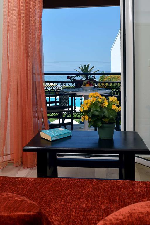 Filorian Hotel Apartments Acharavi  Phòng bức ảnh